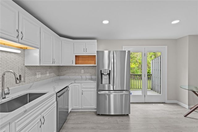 47 Morgan Avenue 29, Johnston, RI 02919