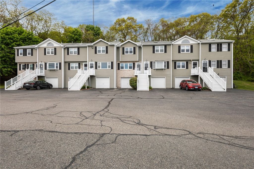47 Morgan Avenue 29, Johnston, RI 02919