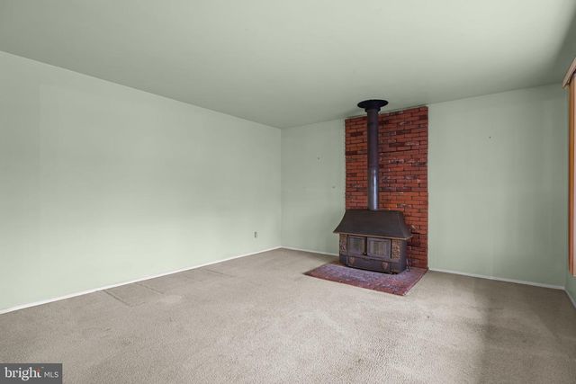 23 DARK LEAF DR, Hamilton, NJ 08610