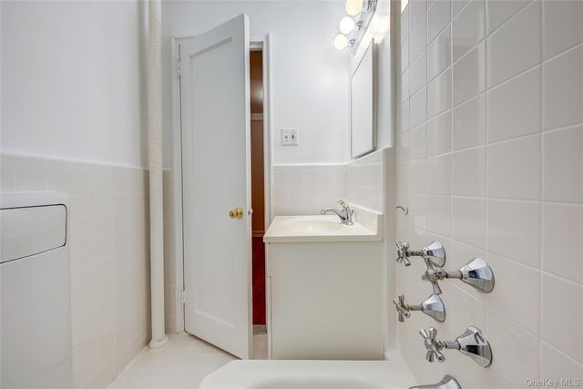 77-35 113th Street 1F, Forest Hills, NY 11375