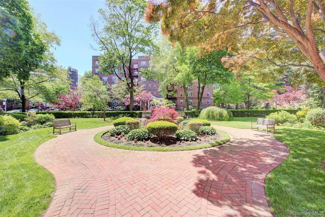 77-35 113th Street 1F, Forest Hills, NY 11375