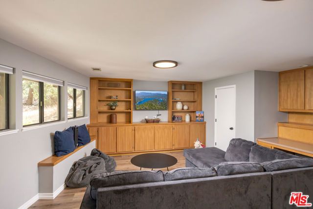 743 Bishorn Drive, Lake Arrowhead, CA 92352