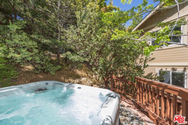 743 Bishorn Drive, Lake Arrowhead, CA 92352