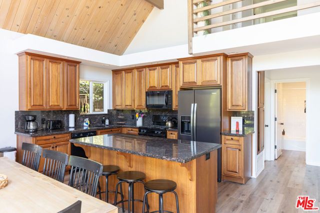 743 Bishorn Drive, Lake Arrowhead, CA 92352