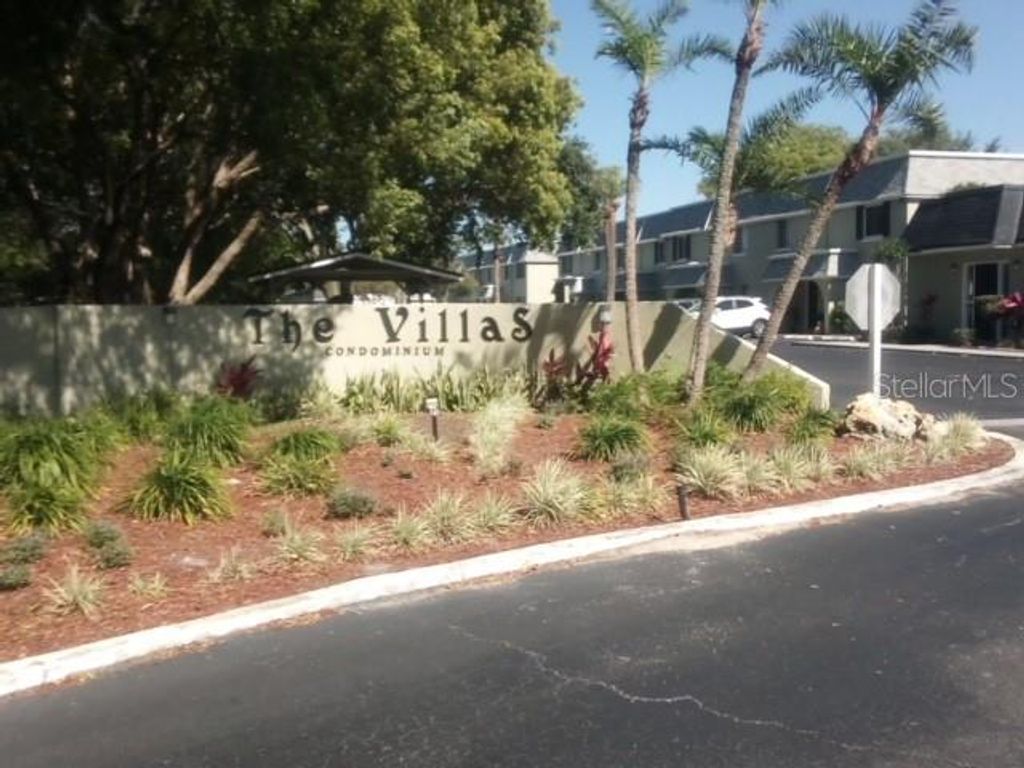525 CONWAY ROAD 201, Orlando, FL 32807