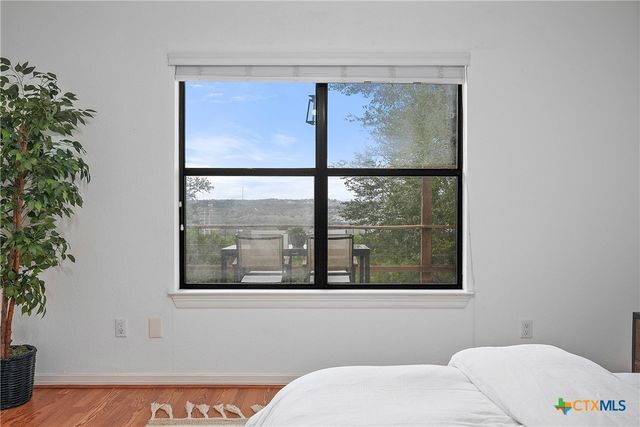 3112 Crosswind Drive, Spicewood, TX 78669