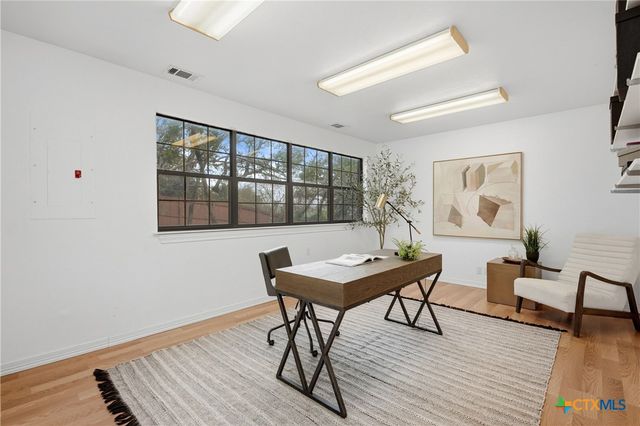 3112 Crosswind Drive, Spicewood, TX 78669