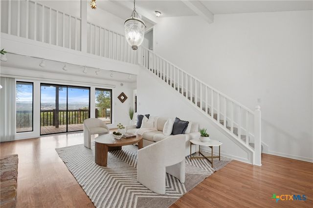 3112 Crosswind Drive, Spicewood, TX 78669