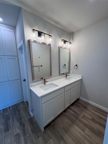 215 Sweetwater Drive, Weatherford, TX 76086