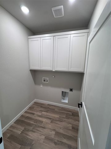 215 Sweetwater Drive, Weatherford, TX 76086