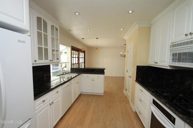 186 Poplar Crest Avenue, Newbury Park, CA 91320