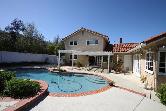 186 Poplar Crest Avenue, Newbury Park, CA 91320