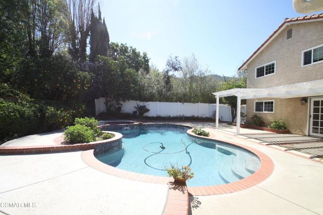 186 Poplar Crest Avenue, Newbury Park, CA 91320