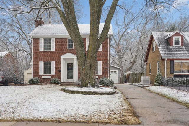 3900 Clinton Avenue, Des Moines, IA 50310