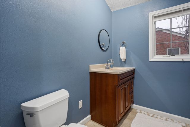 3900 Clinton Avenue, Des Moines, IA 50310