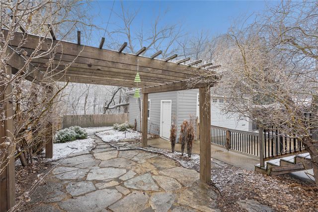 3900 Clinton Avenue, Des Moines, IA 50310