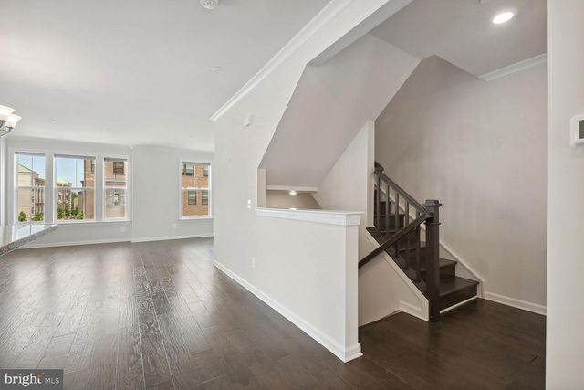 45117 KINCORA DR, Sterling, VA 20166