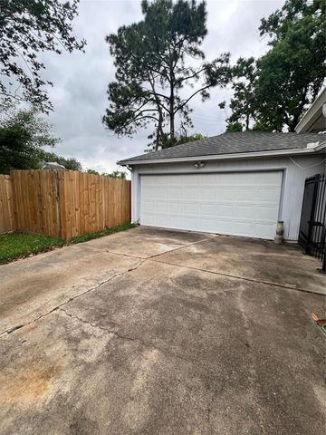 12543 Wrenthorpe Dr Drive, Houston, TX 77031