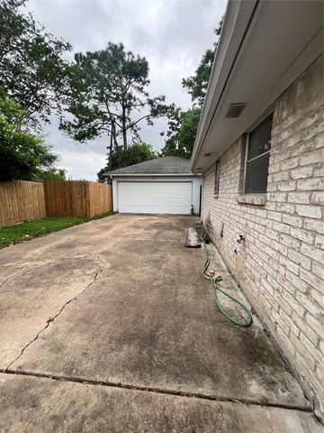 12543 Wrenthorpe Dr Drive, Houston, TX 77031