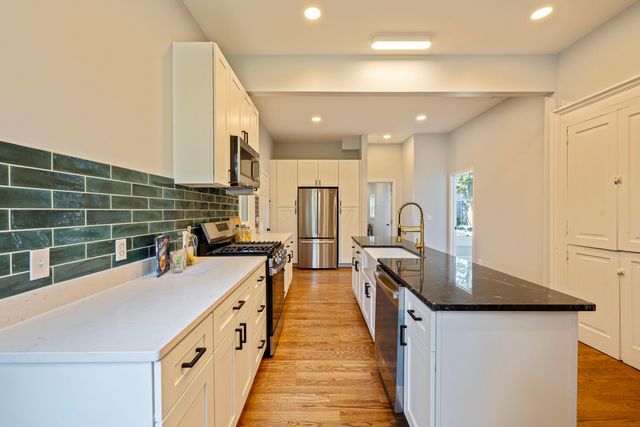 150 N Oak Street, London, OH 43140