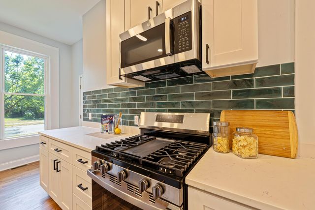 150 N Oak Street, London, OH 43140