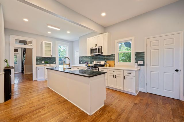 150 N Oak Street, London, OH 43140