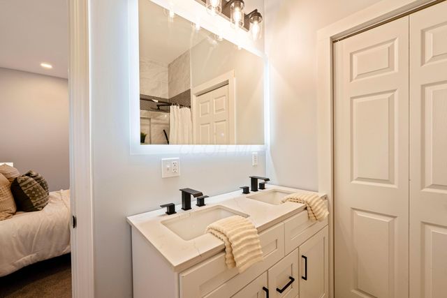 150 N Oak Street, London, OH 43140