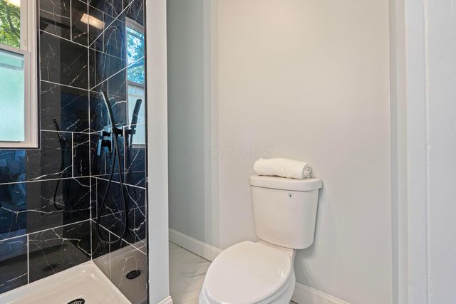 150 N Oak Street, London, OH 43140