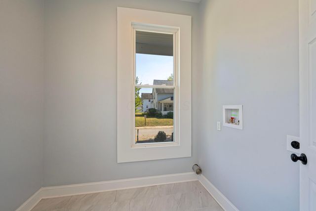 150 N Oak Street, London, OH 43140