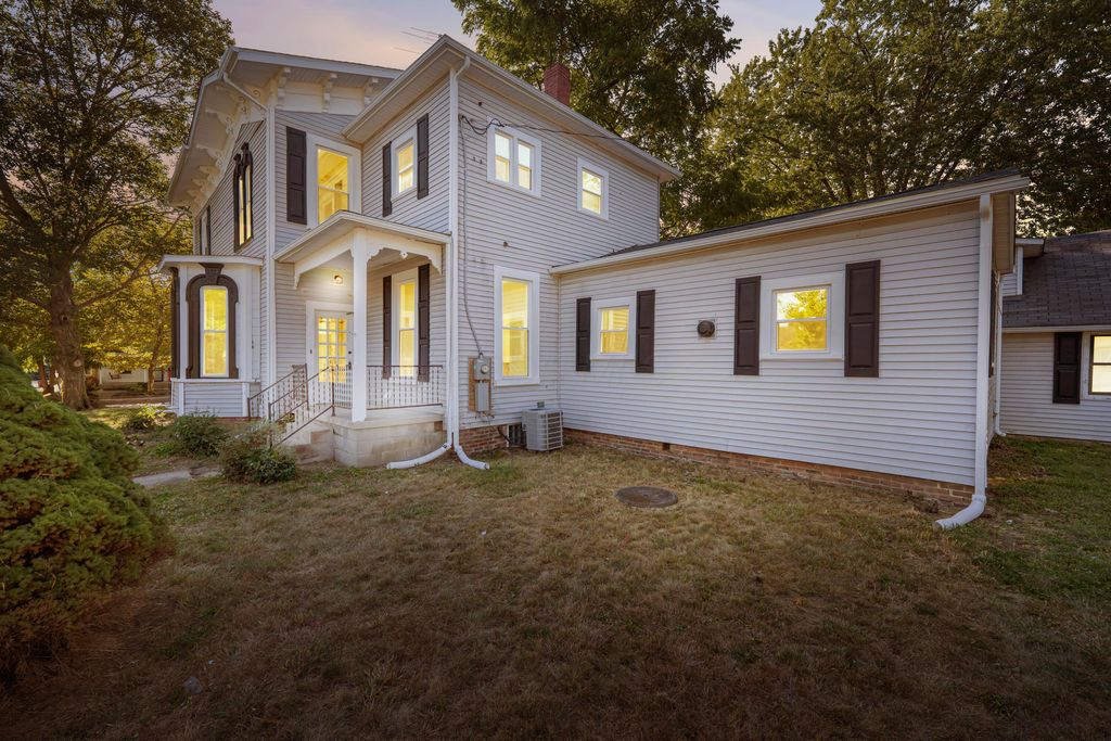 150 N Oak Street, London, OH 43140