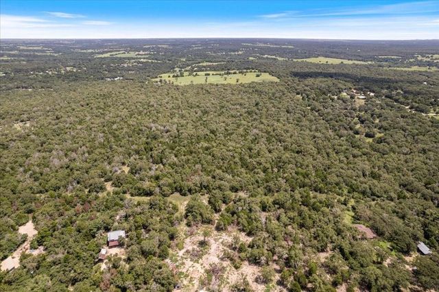 000 Hidden Oaks LN, Elgin, TX 78621