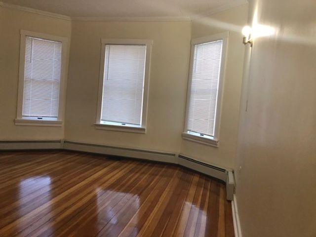 58-60 Brackenbury St 1, Malden, MA 02148