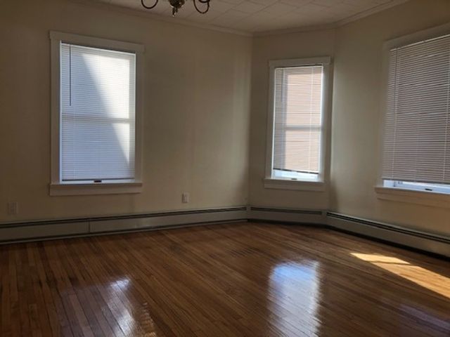 58-60 Brackenbury St 1, Malden, MA 02148