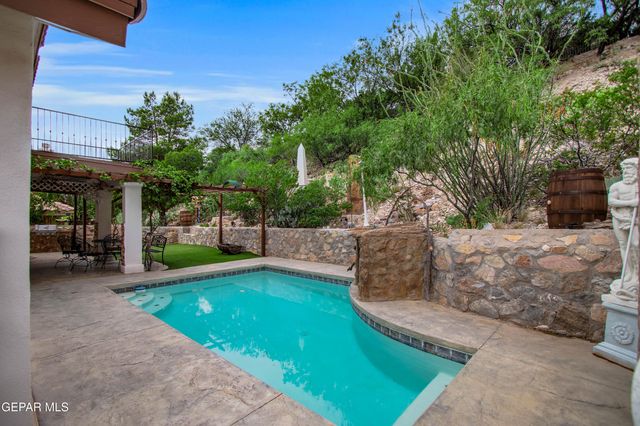 5619 BURNING TREE Drive, El Paso, TX 79912