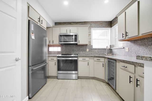5619 BURNING TREE Drive, El Paso, TX 79912