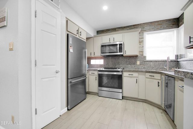 5619 BURNING TREE Drive, El Paso, TX 79912