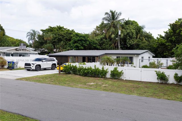 310 NE 12th Avenue, Pompano Beach, FL 33060