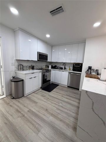 310 NE 12th Avenue, Pompano Beach, FL 33060