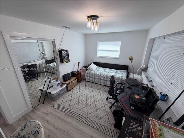 310 NE 12th Avenue, Pompano Beach, FL 33060