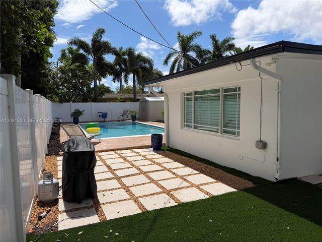 310 NE 12th Avenue, Pompano Beach, FL 33060