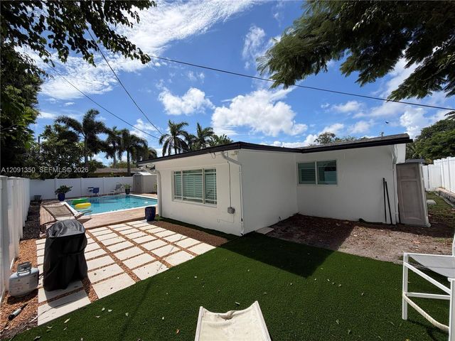 310 NE 12th Avenue, Pompano Beach, FL 33060
