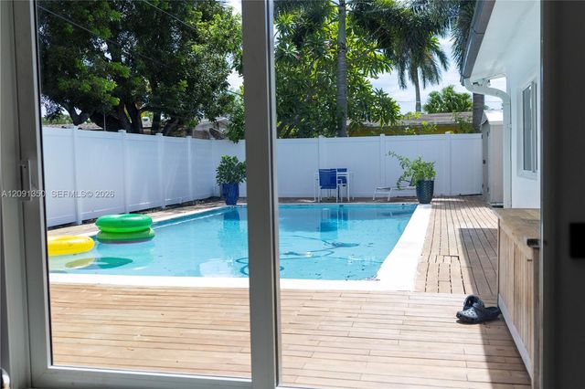 310 NE 12th Avenue, Pompano Beach, FL 33060