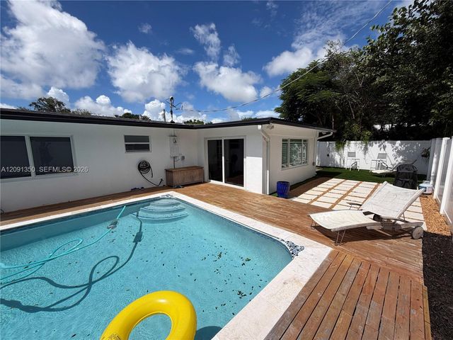 310 NE 12th Avenue, Pompano Beach, FL 33060