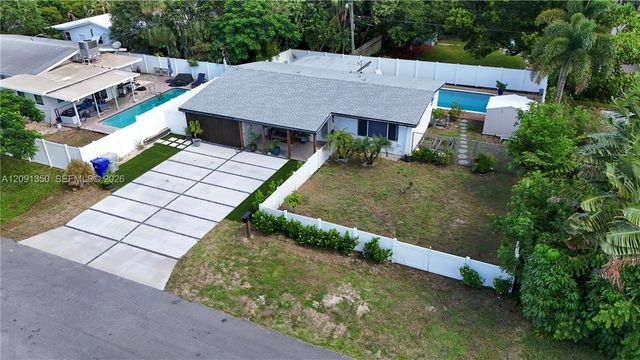 310 NE 12th Avenue, Pompano Beach, FL 33060