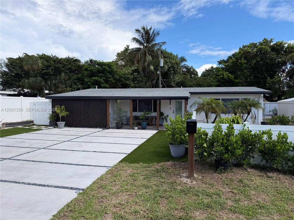 310 NE 12th Avenue, Pompano Beach, FL 33060