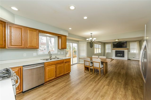 279 Macintosh Drive, Greece, NY 14626