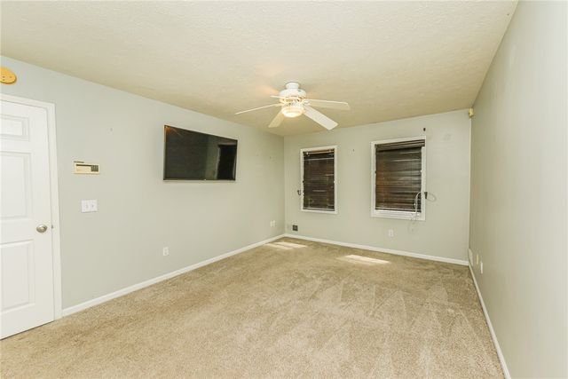 279 Macintosh Drive, Greece, NY 14626