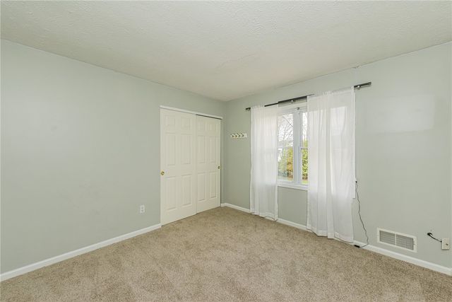 279 Macintosh Drive, Greece, NY 14626