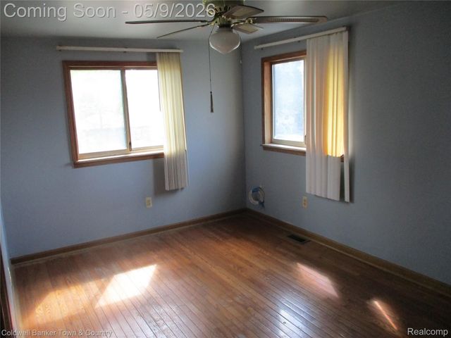 5656 Monroe Street, Dearborn Heights, MI 48125