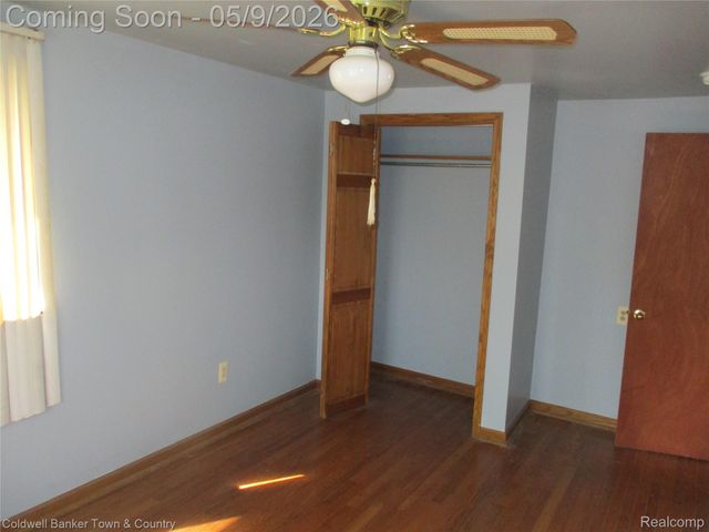 5656 Monroe Street, Dearborn Heights, MI 48125